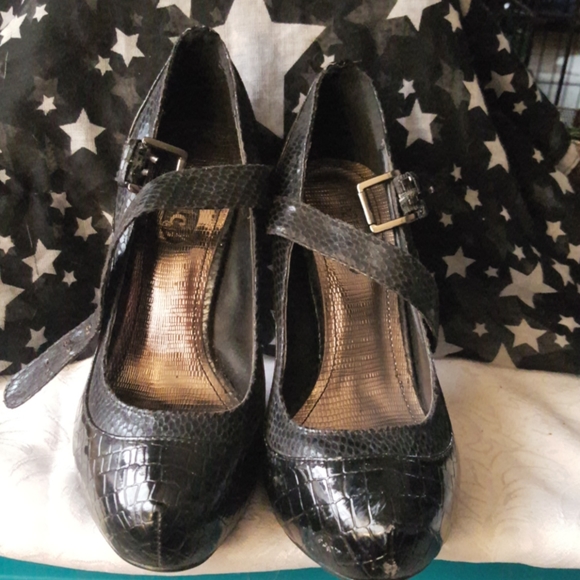 rue 21 etc! Shoes Rue 2 Etc Black Skin Patterned Strap High Heels